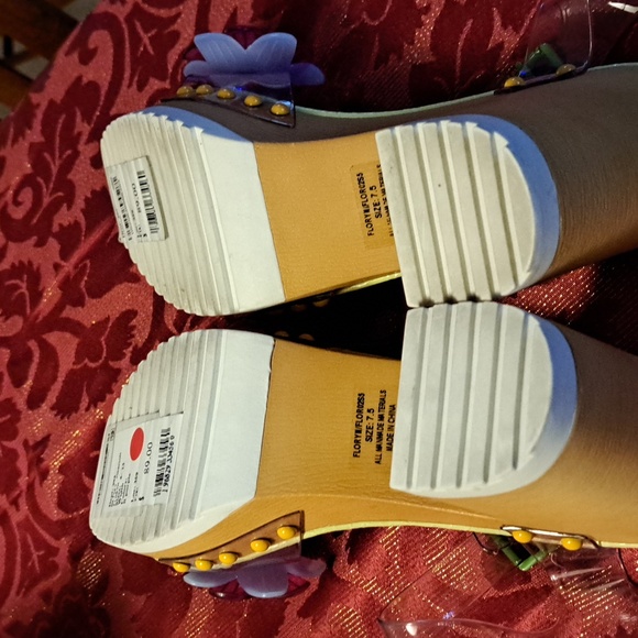 🎁 Betsy Johnson 7.5 flower shoes - Picture 8 of 8